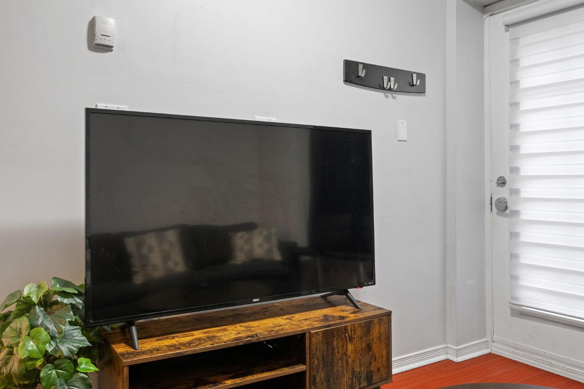 Liberty Village Townhouse Toronto Bagian luar foto