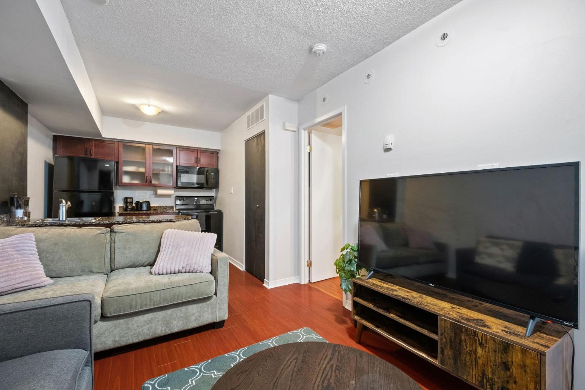 Liberty Village Townhouse Toronto Bagian luar foto