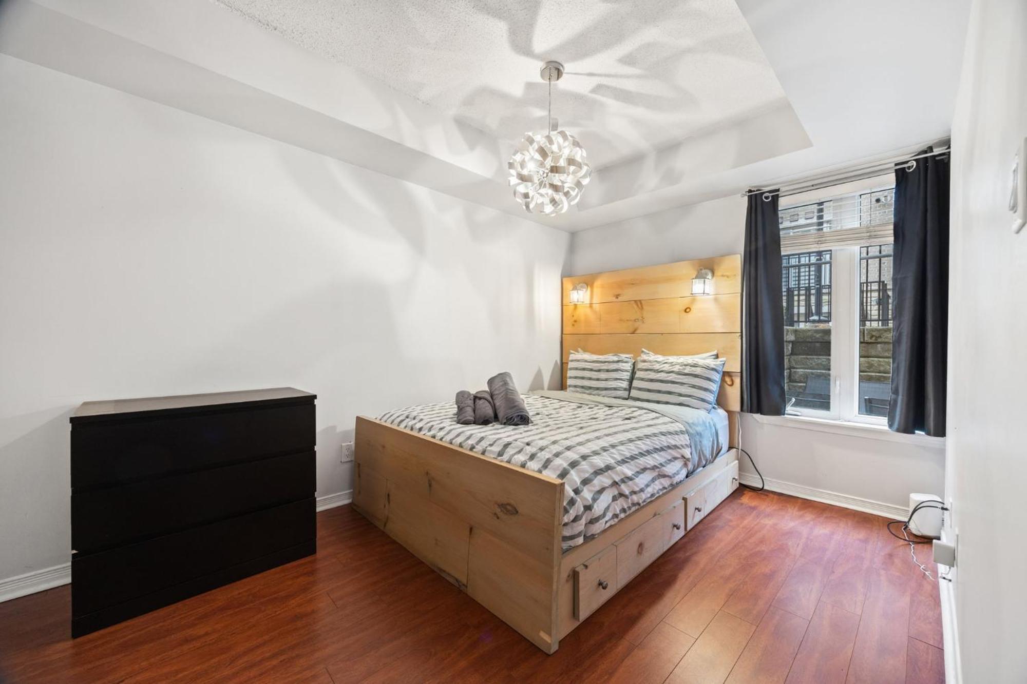 Liberty Village Townhouse Toronto Bagian luar foto