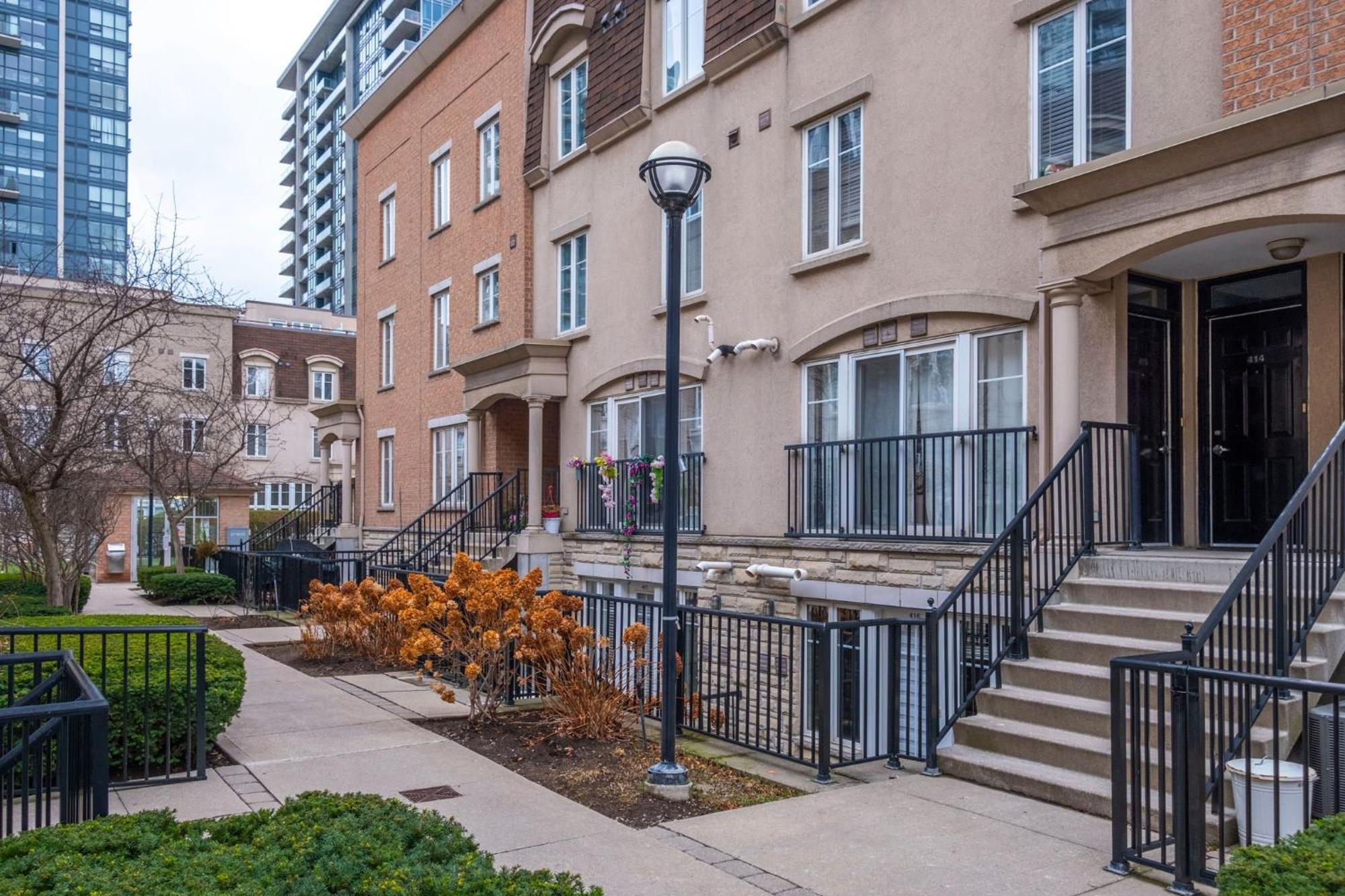 Liberty Village Townhouse Toronto Bagian luar foto