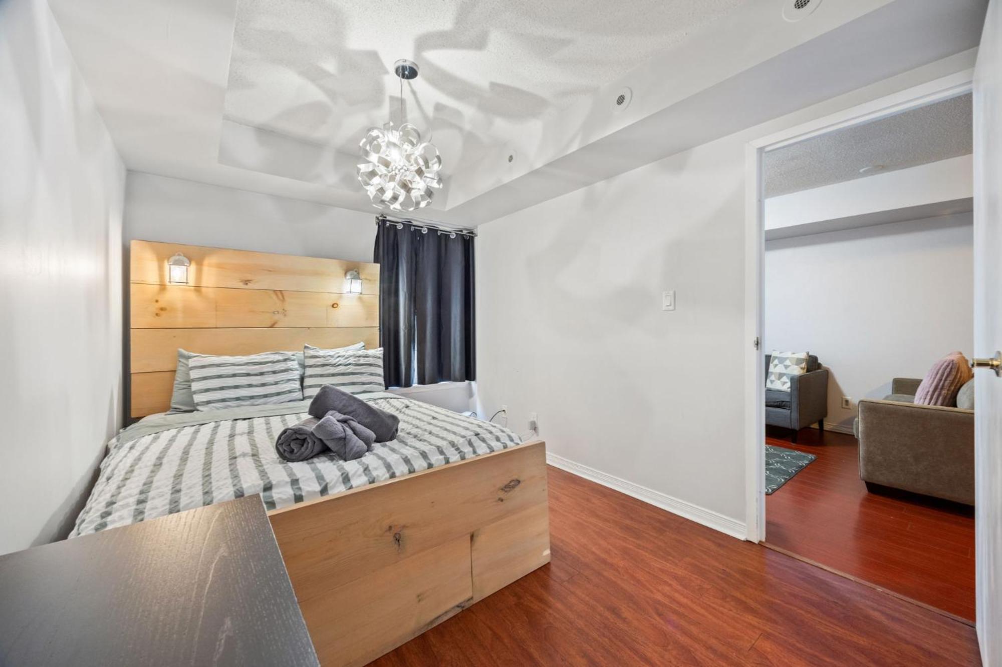 Liberty Village Townhouse Toronto Bagian luar foto