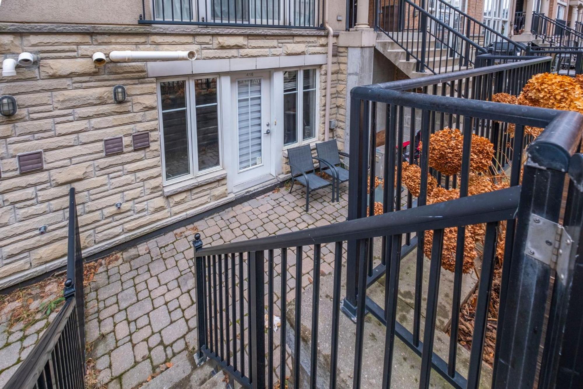 Liberty Village Townhouse Toronto Bagian luar foto