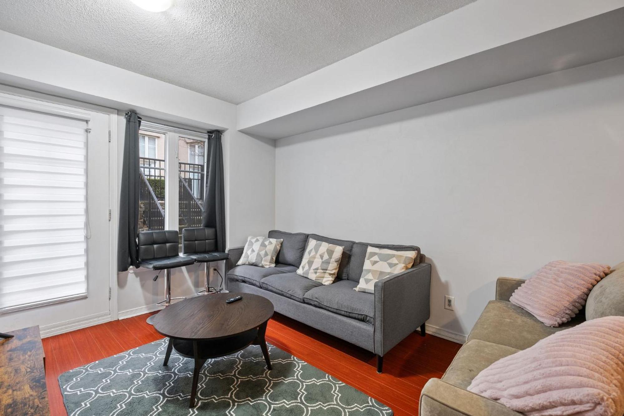 Liberty Village Townhouse Toronto Bagian luar foto